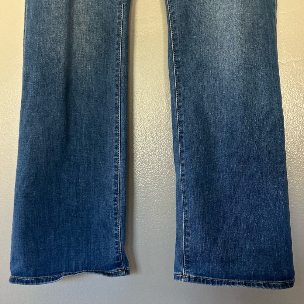 Old Navy Mid Rise Kicker Bootcut Jean in Medium Wash size 18 - Picture 2 of 12